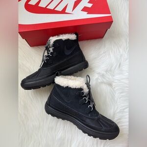 NEW! Nike Chuckka Woodside 2 Boots